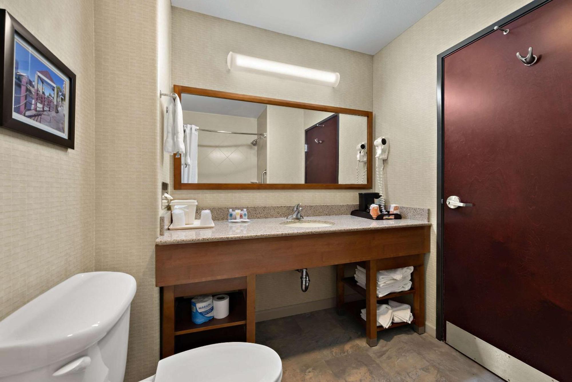 Comfort Inn & Suites Airport Convention Center Reno Eksteriør billede