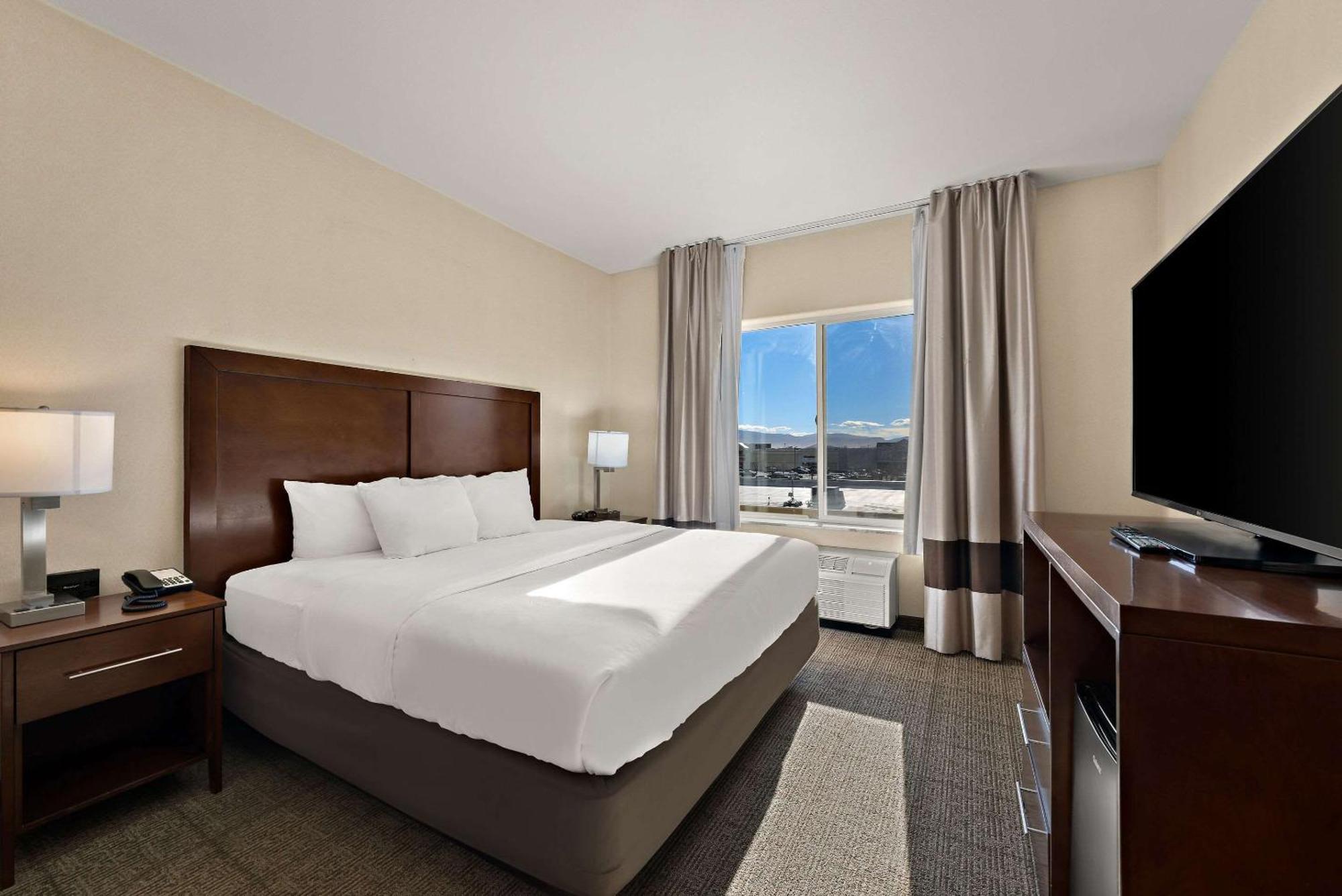 Comfort Inn & Suites Airport Convention Center Reno Eksteriør billede