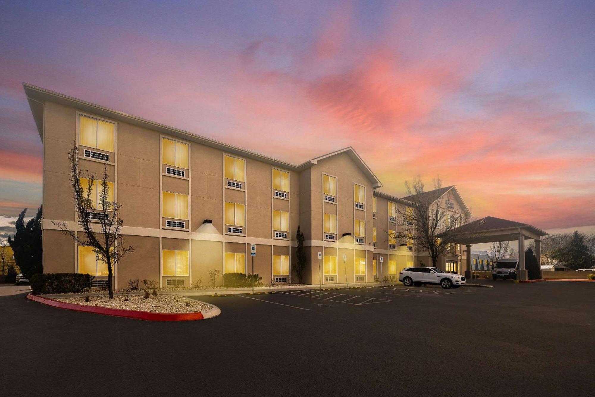 Comfort Inn & Suites Airport Convention Center Reno Eksteriør billede